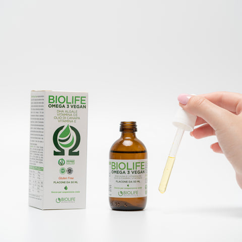 Biolife Omega 3 Vegan in Gocce – Integratore a Base di Olio di Canapa, DHA Vegetale, Vitamina E e Vitamina D3
